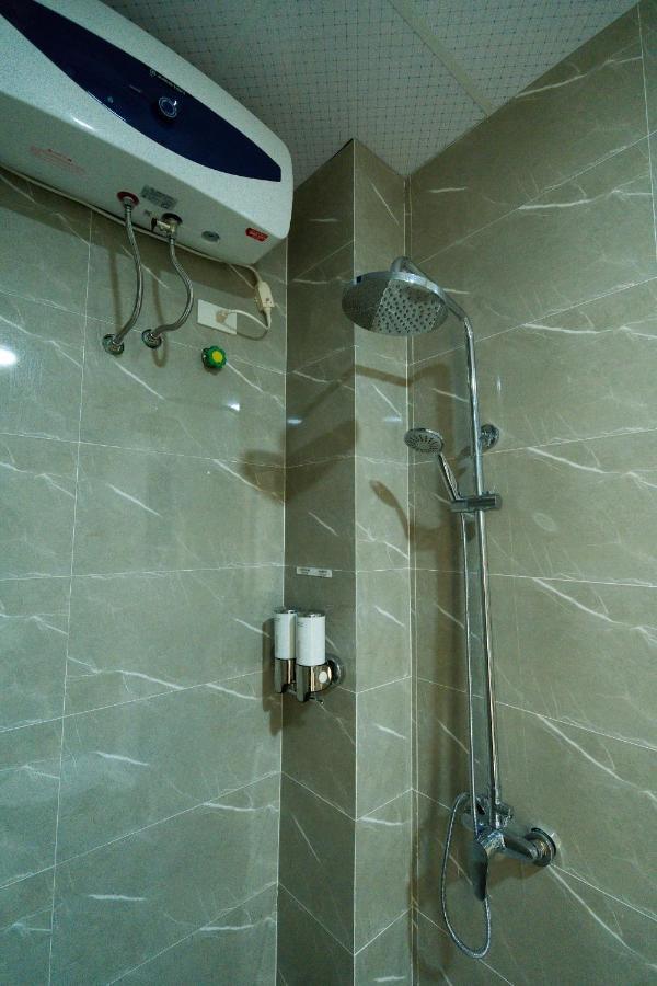 נין בין Della Luna Hotel מראה חיצוני תמונה