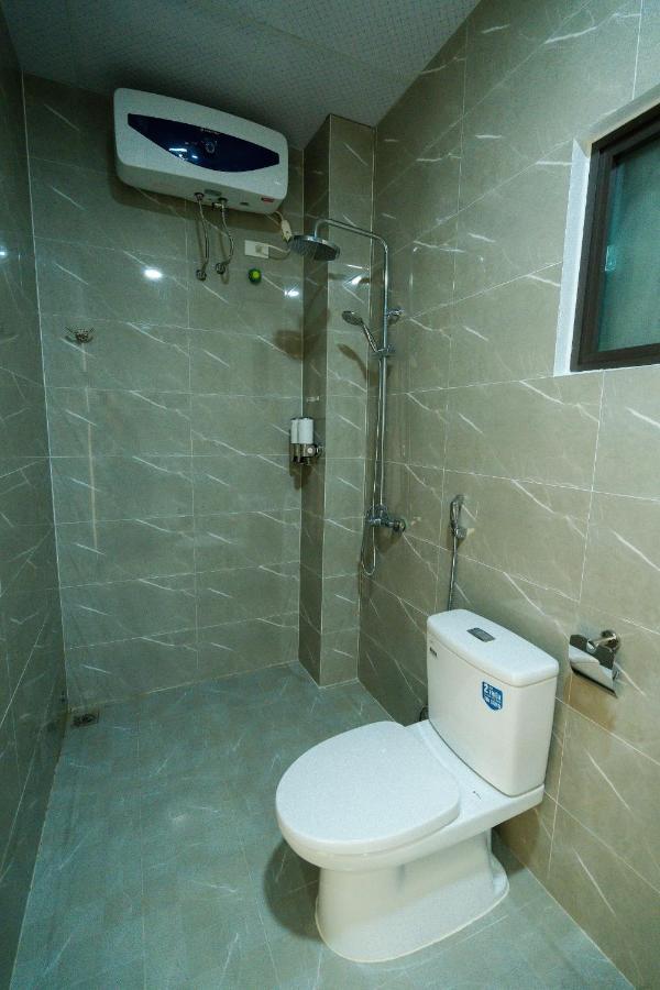 נין בין Della Luna Hotel מראה חיצוני תמונה